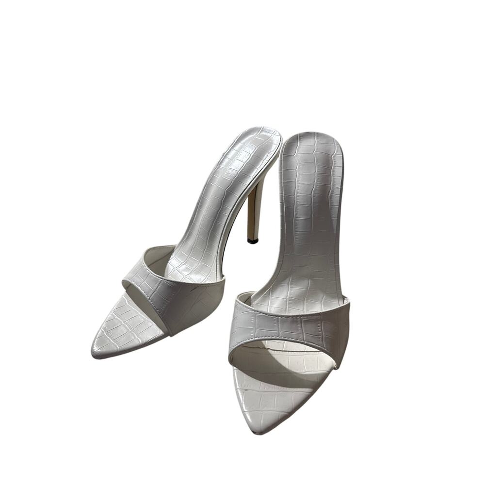 White Croc heels size 39 (US 8 or 8.5 Women’s)